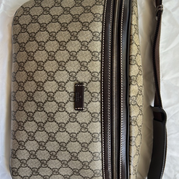 Authentic GUCCI 21110 Beige GG Supreme Waist Bag for Men and Women - Picture 1 of 16